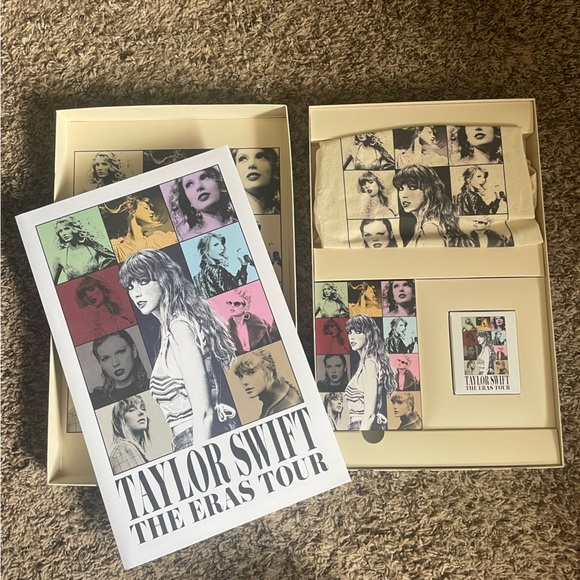 Taylor Swift Eras Tour VIP Box with LA print - Picture 3 of 4